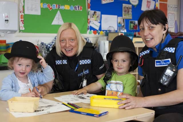 Milly Bayliss with PC Beverly Drabble and Charlie Airey with PCSO Sue Shaw at the Treetops Nursery on Thursday where Notinghamshire Police helped the nursery take part in the Child Safety week with a visit from the members of the Safer neighborhoods team
27 June 2013
Image © Paul David Drabble
www.pauldaviddrabble.co.uk