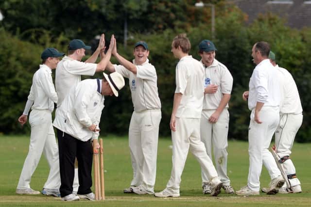 Bassetlaw League Div 4. Roses v Basford Mill. Roses take another wicket G130914-6i