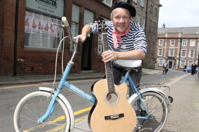 Paul Ballington writes a Tour de France song