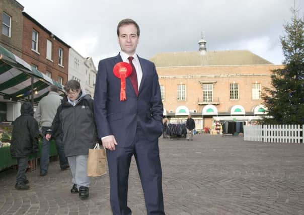 PIC BY DAVID NEW-DAVID PRESCOTT TALKS TO THE RESIDENTS OF GAINSBOROUGH AND MARKET RASEN TOWNS.