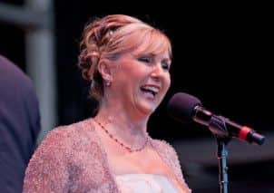 Lesley Garrett.
