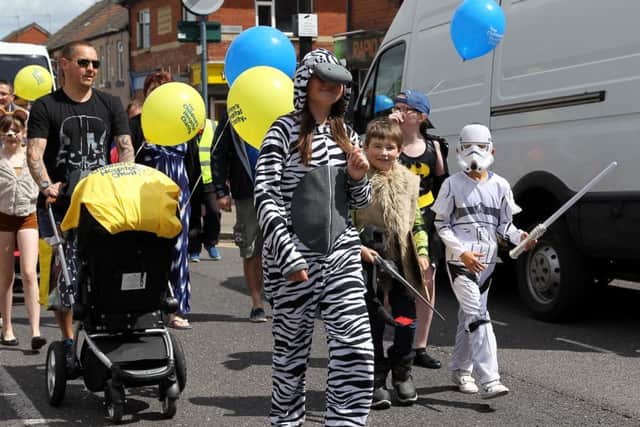 Dinnington Carnival
Saturday 6th June 2015
The parade makes its way up Laughton Road.
Pic by Dan Westwell