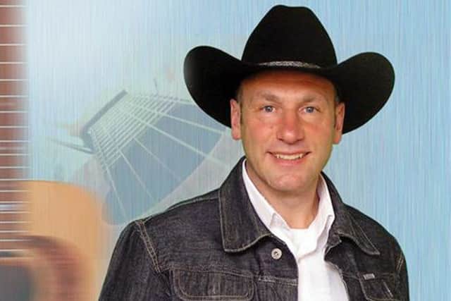 Gary Perkins will play a special unplugged event with Adrian Fountain at Worksops Acorn Theatre