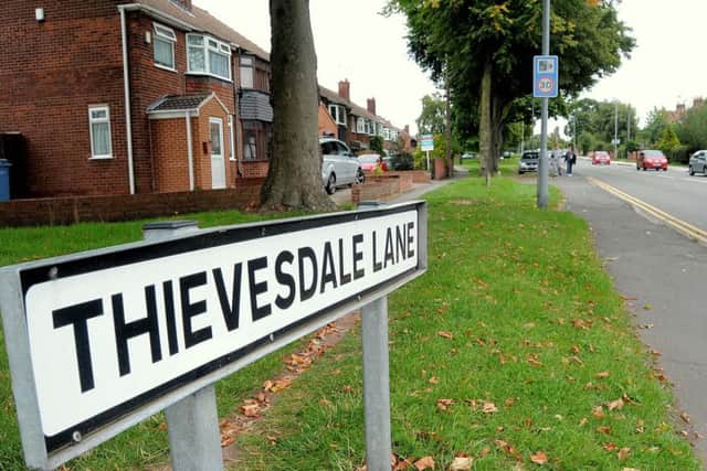 Pictures of Thievesdale Lane,Worksop along with street signs, to go with
story of Attempted Burglary at an elderley Pensioners home
(Thievesdale lane is a long road, divided into two areas)