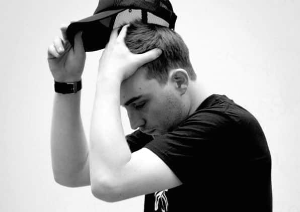 DJ Si Tew is hosting a free new music session at Worksop library this weekend