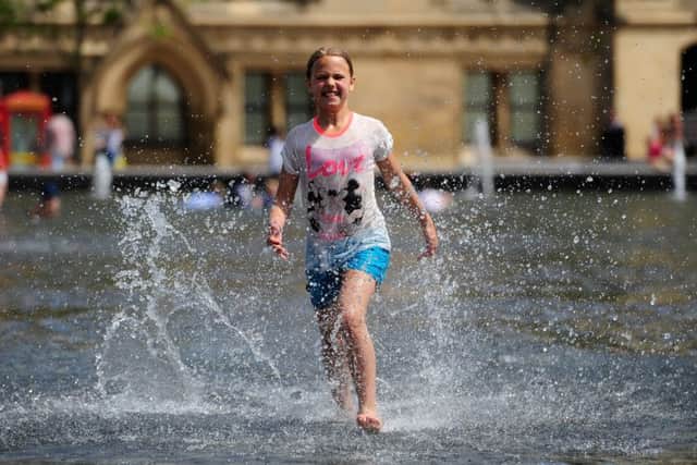 A heatwave is coming. Glen Minikin / Ross Parry.