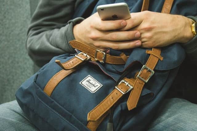 Moblle phone use. Photo by Pixabay