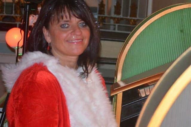 Joanne Naulls EMN-170112-162742001