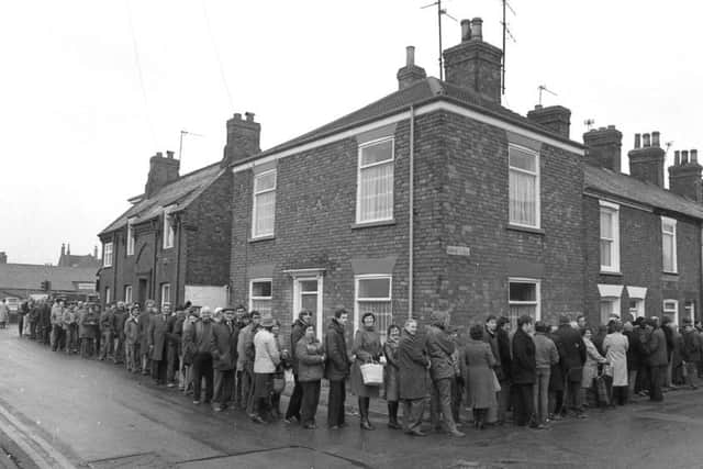 Another view of the Boston United/Sheffield United queue.
