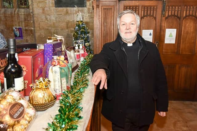 Kirton Christmas Tree Festival EMN-171112-112526001