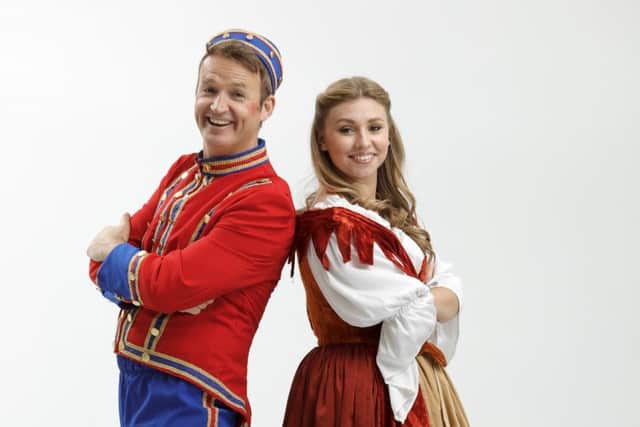 Pictures: www.DaveMoss.com 07977516933
Grimsby Auditorium pantomime cast in the studio for sharon daulton panto 2017 / 18 EMN-171219-080353001