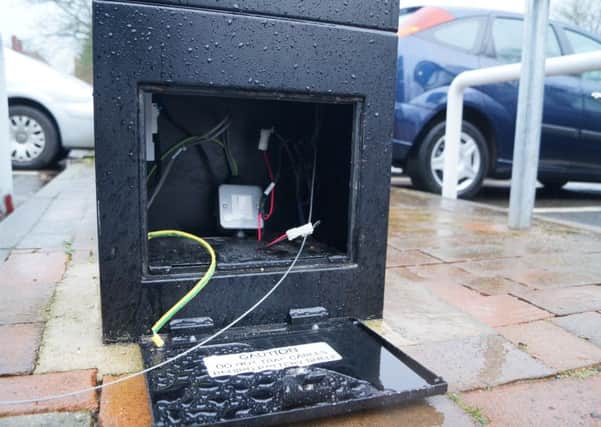 Damage to the Festival Hall parking machine EMN-171227-113149001
