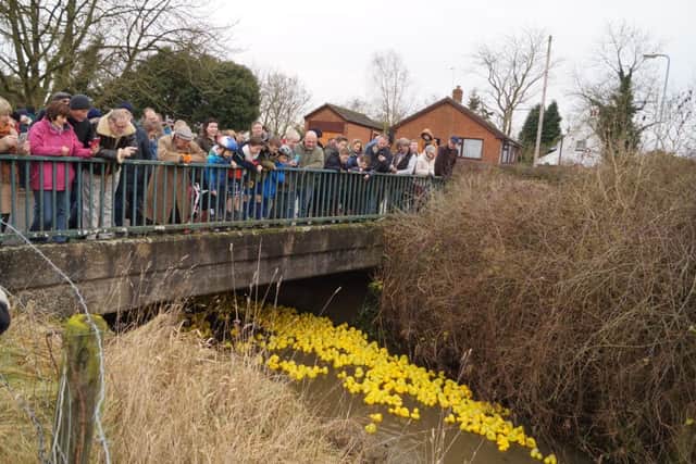 Middle Rasen Duck Race 2017 EMN-180101-154814001