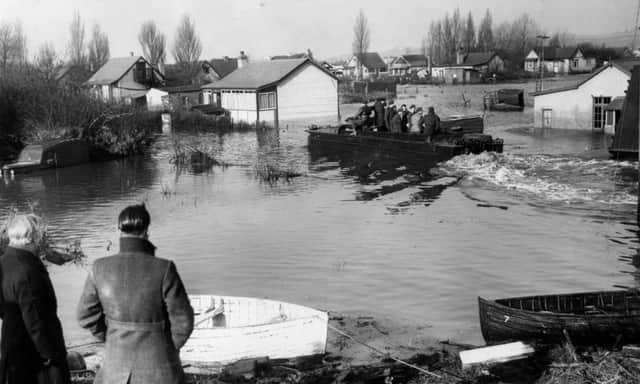 Floods along the east coast in January 1953. ANL-180801-112056001