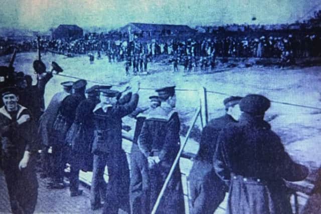 The first prisoners arrive.