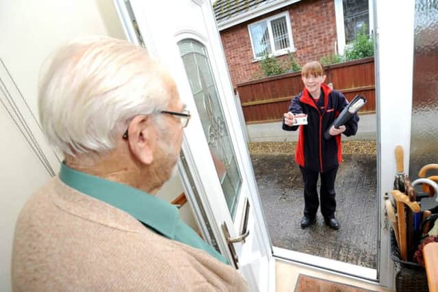 Lincolnshire firefighters will offer vulnerable residents free Safe and Well checks at their homes.