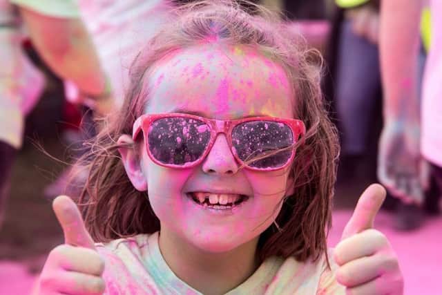 St Barnabas Colour Run, 2017. Photo by Instinctive Photography. EMN-181001-161344001