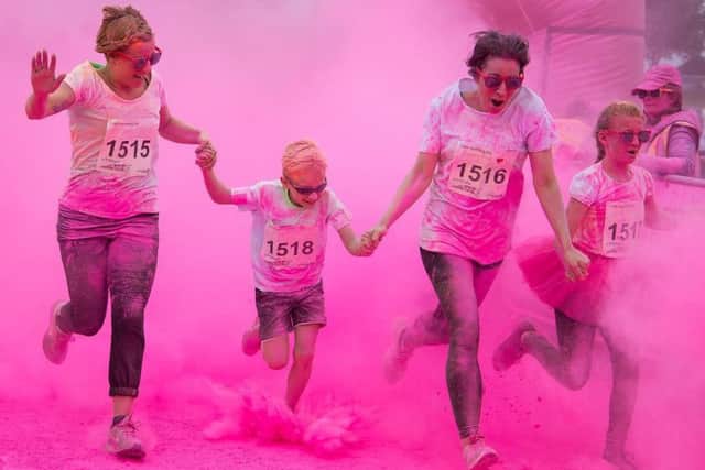 St Barnabas Colour Run, 2017. Photo by Instinctive Photography. EMN-181001-161333001