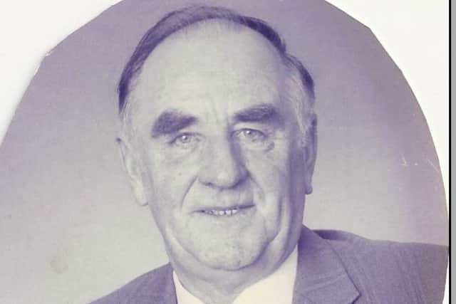 Clifford Fox EMN-180122-175125001