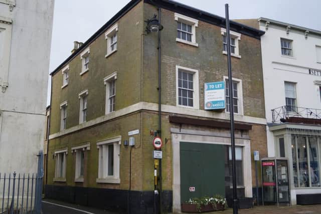 Former Nat West Bank in Caistor EMN-180129-075304001