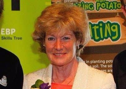 Lady Sarah McCorquodale EMN-180202-114825001