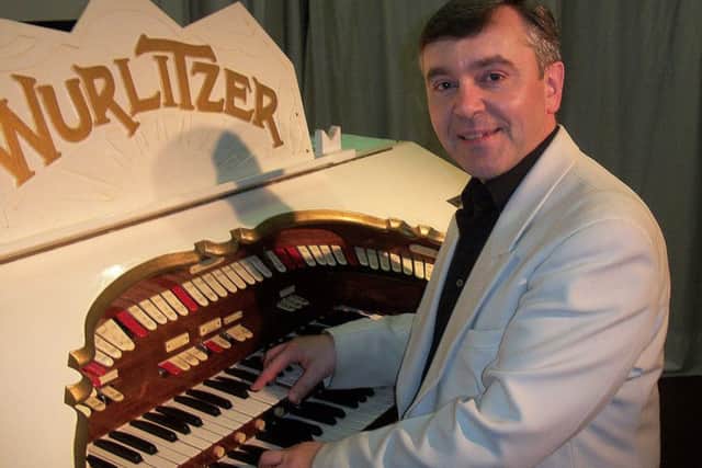 Organist Nicholas Martin EMN-180702-114403001