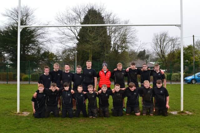 Students at King Edward VI Academy with England Rugby player Justine Lucas. ANL-180313-113722001