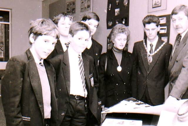 Students welcome guests to the official opening of Carre's Grammar school's new technology centre back in January 1993. EMN-180326-155945001