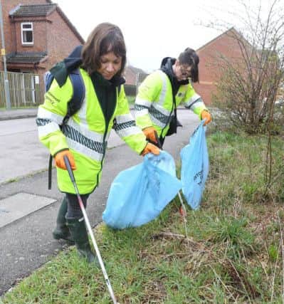 Big Boston Clean Up 2018. Members of the Boston Varrier team L-R Emma Love and Georgia Thompson. EMN-180904-131134001
