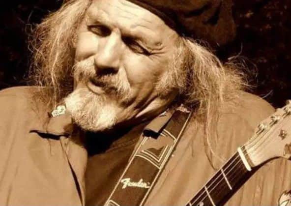 Mick Pini EMN-180413-214311001