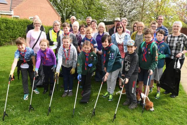 Leasingham WI litter pick. EMN-180423-101352001