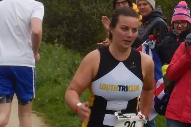 Daniela Dumitrescu makes her competitive triathlon debut EMN-180430-094345002