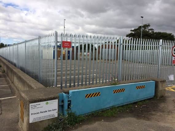 Princes Parade car park in Skegness is to close while the Environment Agency commences sea defence work at the flood gate. ANL-180105-064237001