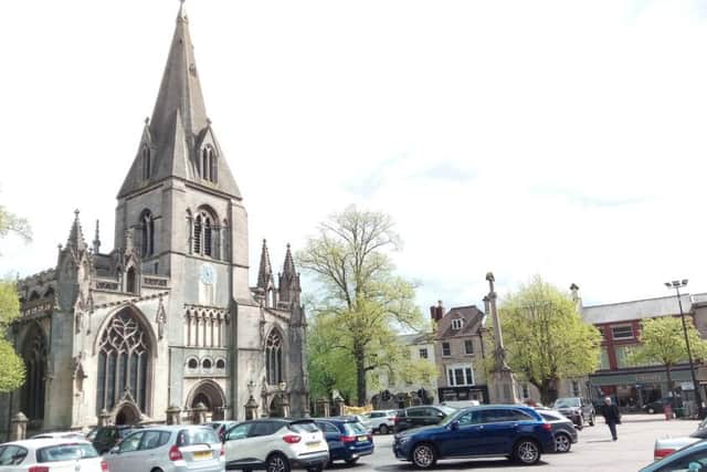 Sleaford Market Place and St Denys' Church. EMN-180705-134616001