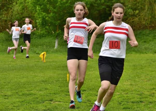 Amelia Morley and Sophie Henderson in the U15 girls' race EMN-181106-131303002