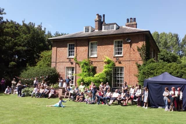 The event was certainly well attended. EMN-181106-135307001