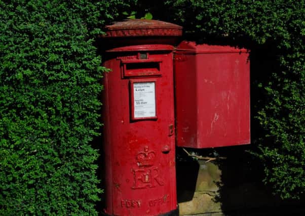 The postbox on Eastgate, Sleaford. EMN-180207-173752001