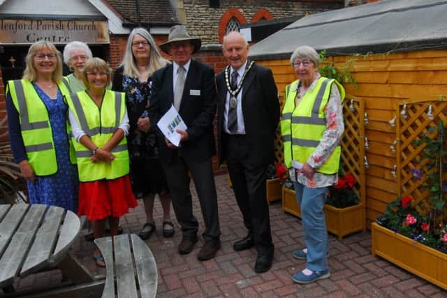 East Midlands in Bloom judge Peter Benham meets Sleaford in Bloom members and Mayor of Sleaford Coun Grenville Jackson. EMN-180716-003010001