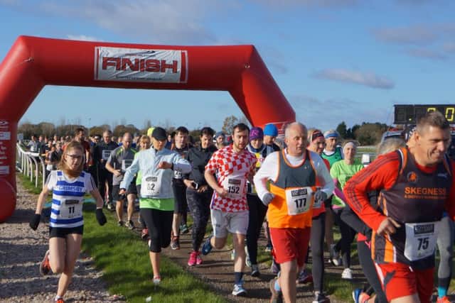 Runners get underway at Rasen 10k EMN-180726-095742001