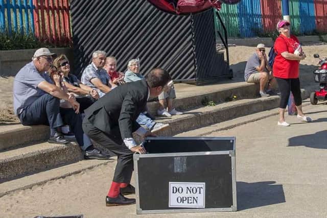 SO Festival 2018 - Mablethorpe.
Du Petit Monsieur performs Two Seconds. Photo Credit: Yellowbelly Photography.