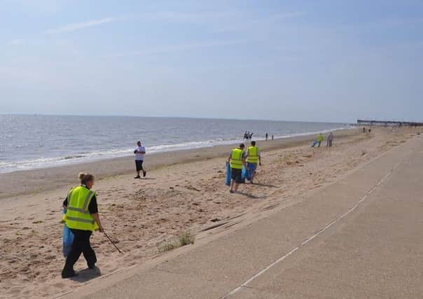 Could you give an hour or two to help clean the beach in Skegness? ANL-181109-073737001