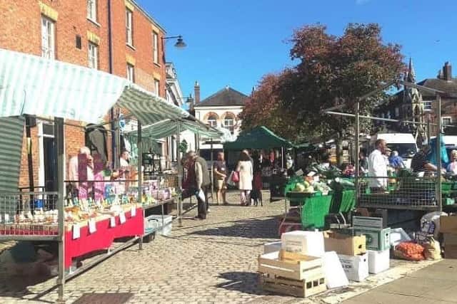 Horncastle Market Place. EMN-180913-095350001