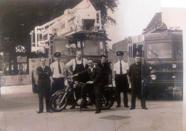 The first hydraulic platform in the local area, back in 1965. Our thanks goes to Rod Norton for providing this photograph.
