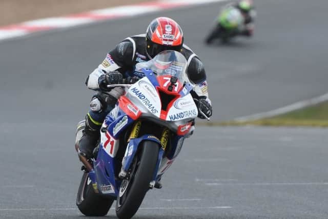 Phil Crowe fought a great battle with rival Colin Ingram at Cadwell Park EMN-180924-123031002