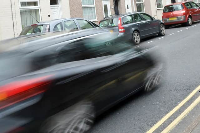 Car air pollution - speeding STO-170630-144934001