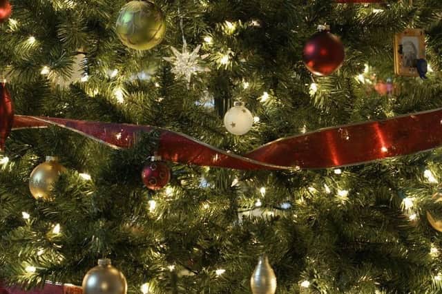 Christmas EMN-181010-183445001