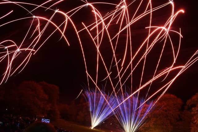 Caistor Fireworks.
Photo by David Riddall EMN-181211-115658001