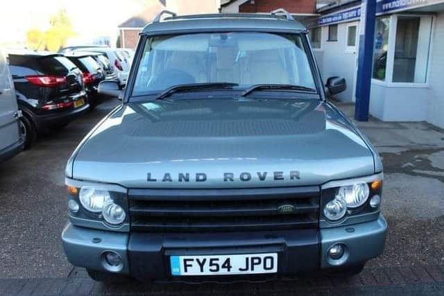 Have you seen this stolen Land Rover Discovery EMN-181113-165758001