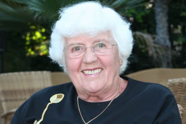 Eileen Money. EMN-181113-142045001