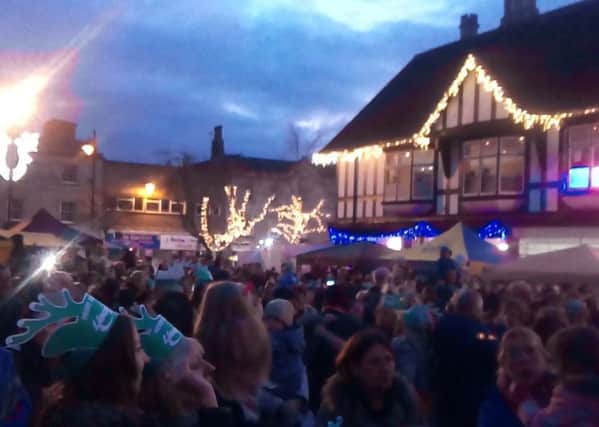Festive lights switch on at Sleaford Christmas Market. EMN-181120-135432001